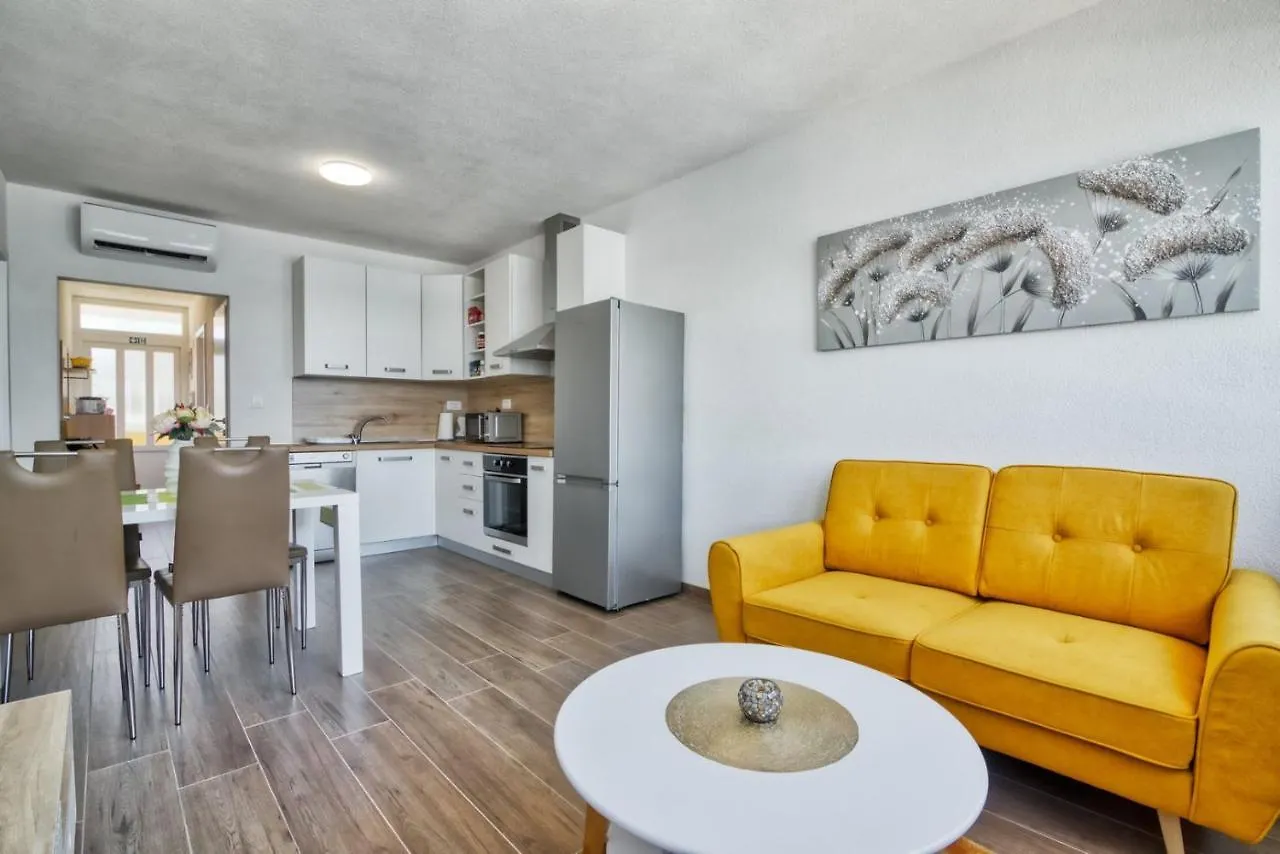 Apartment Marina With Sea View
