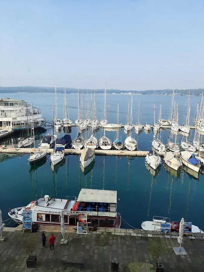 Apartment Marina With Sea View Póla